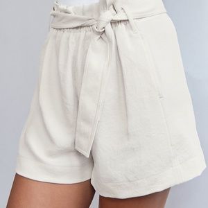 Aritzia Wilfred New Paperbag Shorts 
